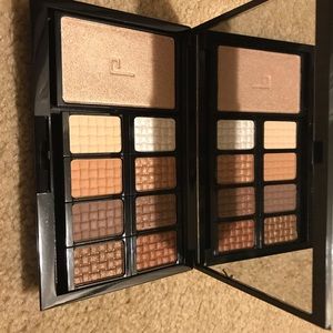 Doucce eyeshadow pallete
